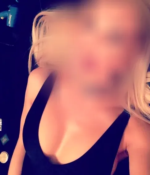 Amelia, 36