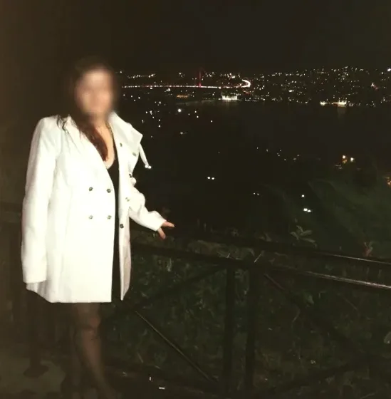 Amelia, 32