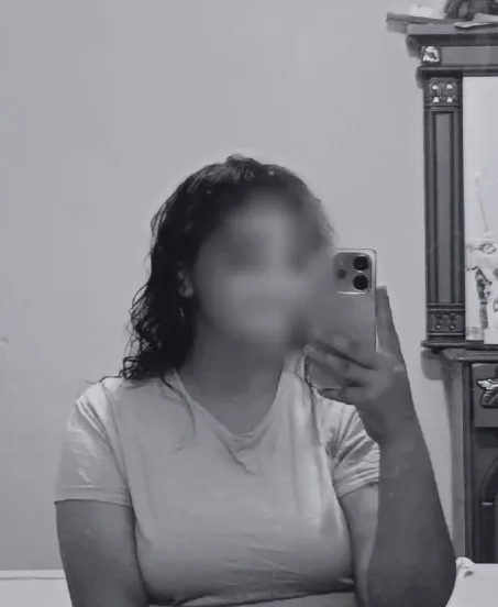 Claire, 22