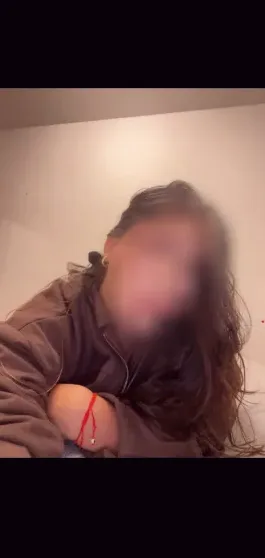 Daisy, 24