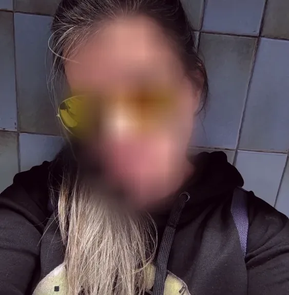 Kelly, 39