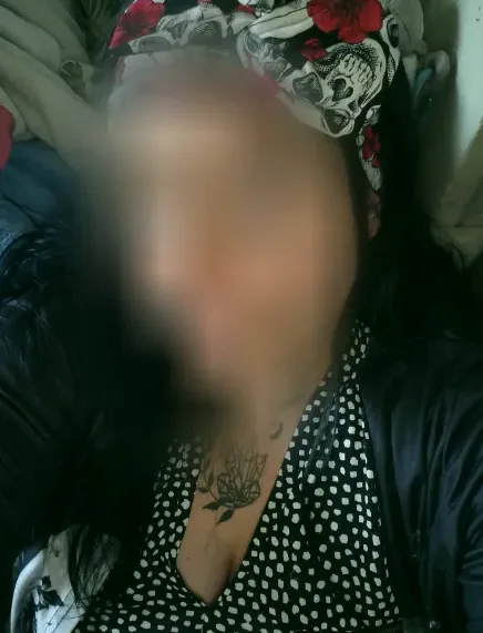Mia, 36