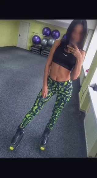 Sarah, 32