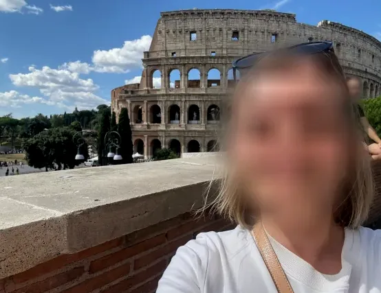 Toni, 38